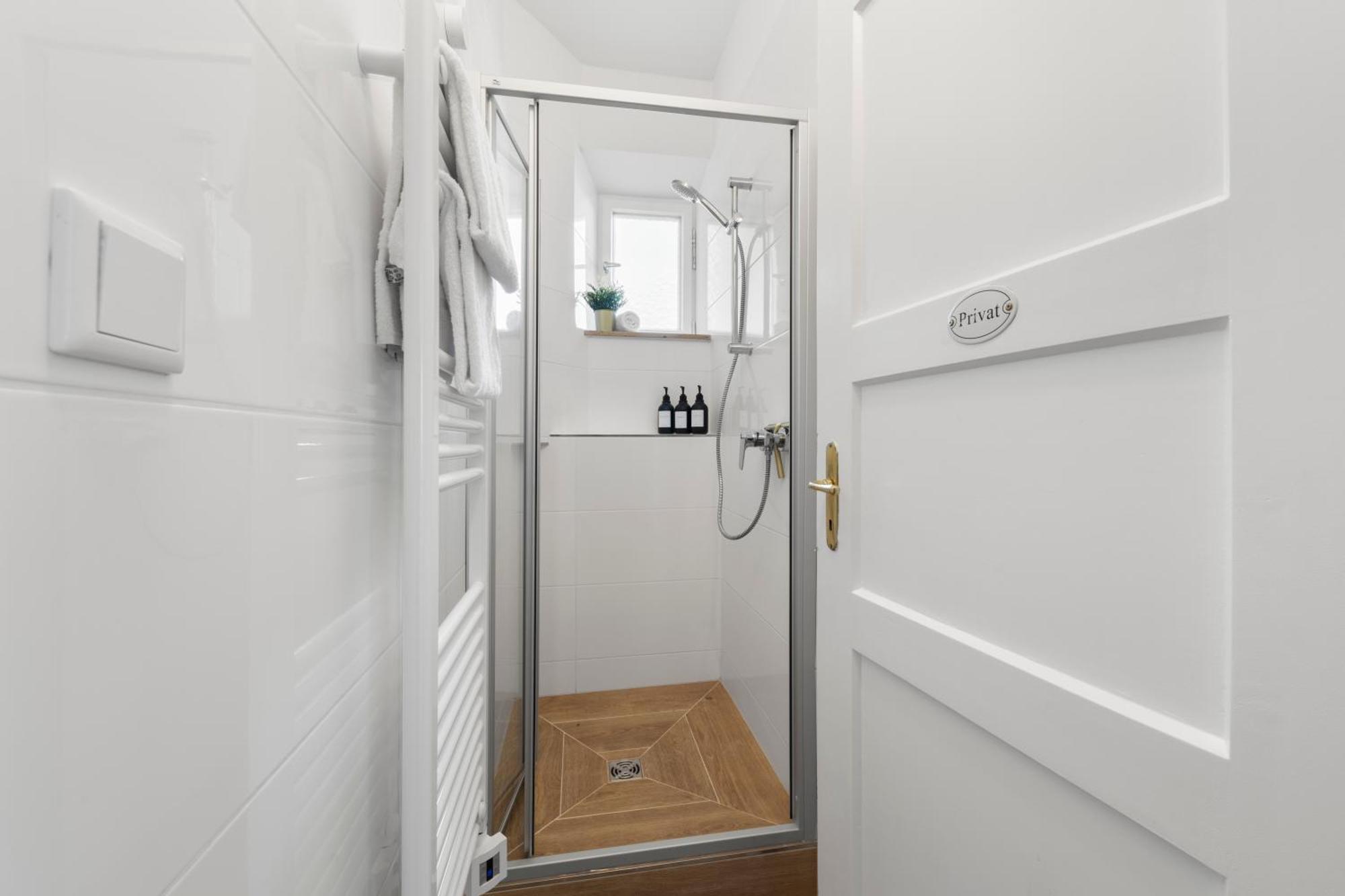Liebelei Miesbach - Boutique-Apartment Mit Terrasse Im Zentrum Eksteriør billede