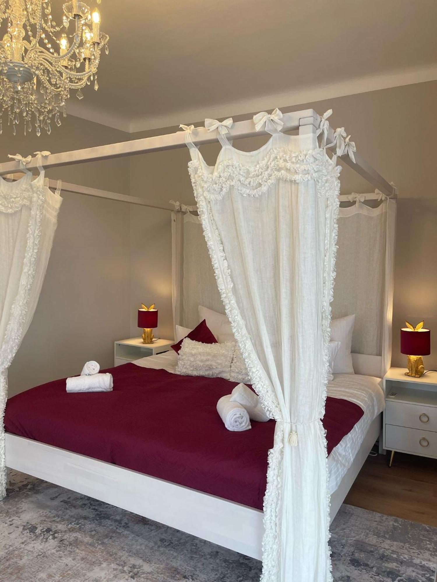 Liebelei Miesbach - Boutique-Apartment Mit Terrasse Im Zentrum Eksteriør billede