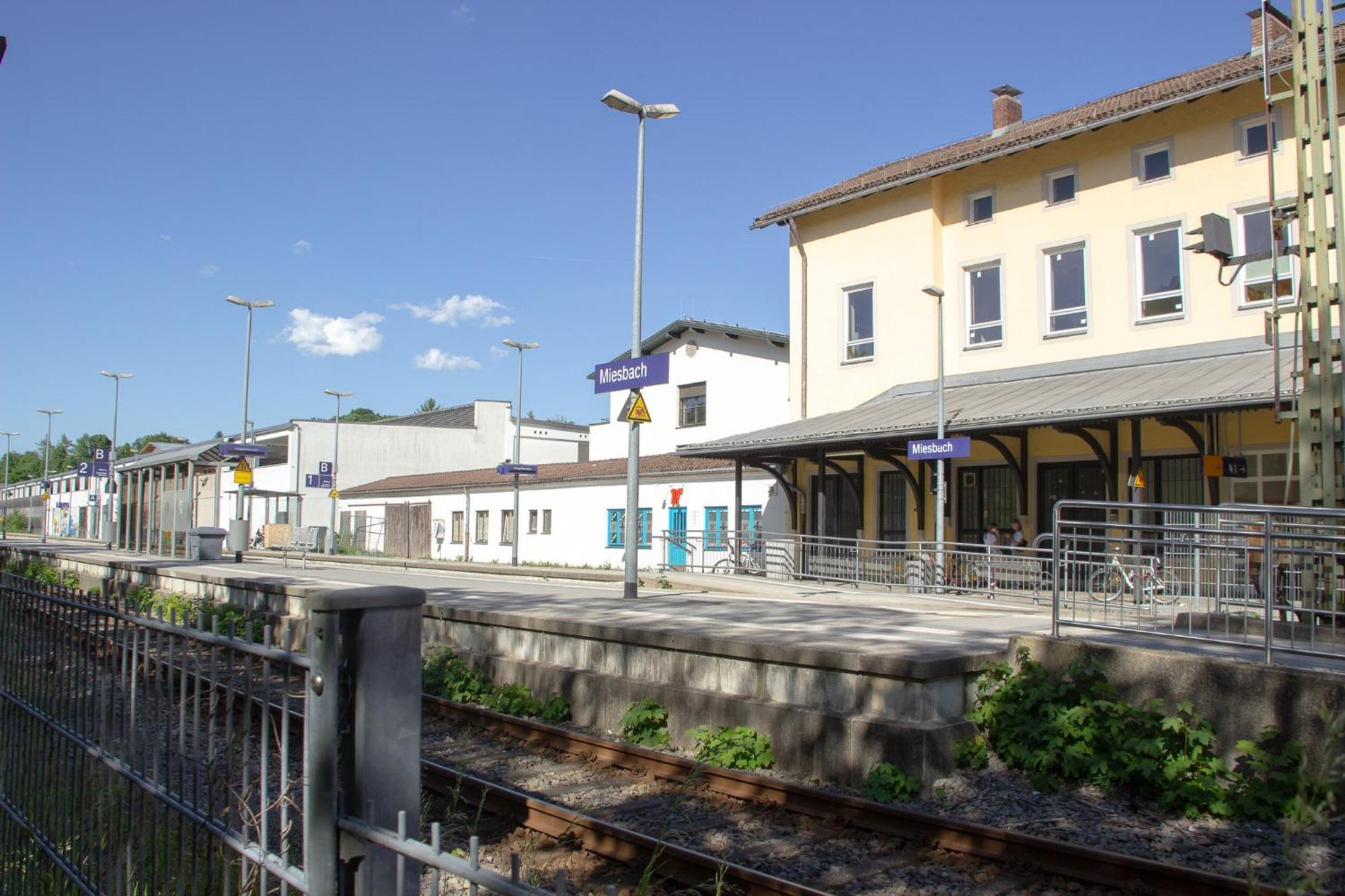 Liebelei Miesbach - Boutique-Apartment Mit Terrasse Im Zentrum Eksteriør billede